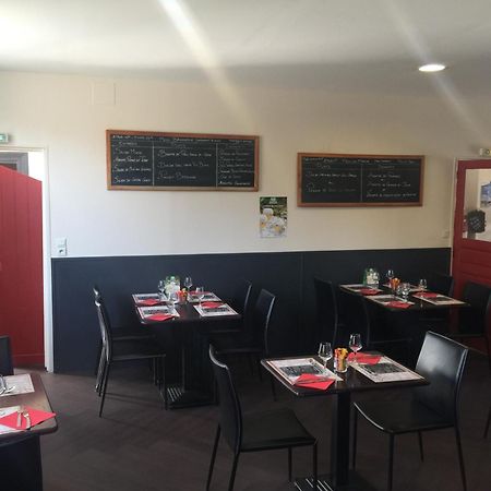 Au Pere Tranquille Hotel Tinchebray-Bocage Exterior foto
