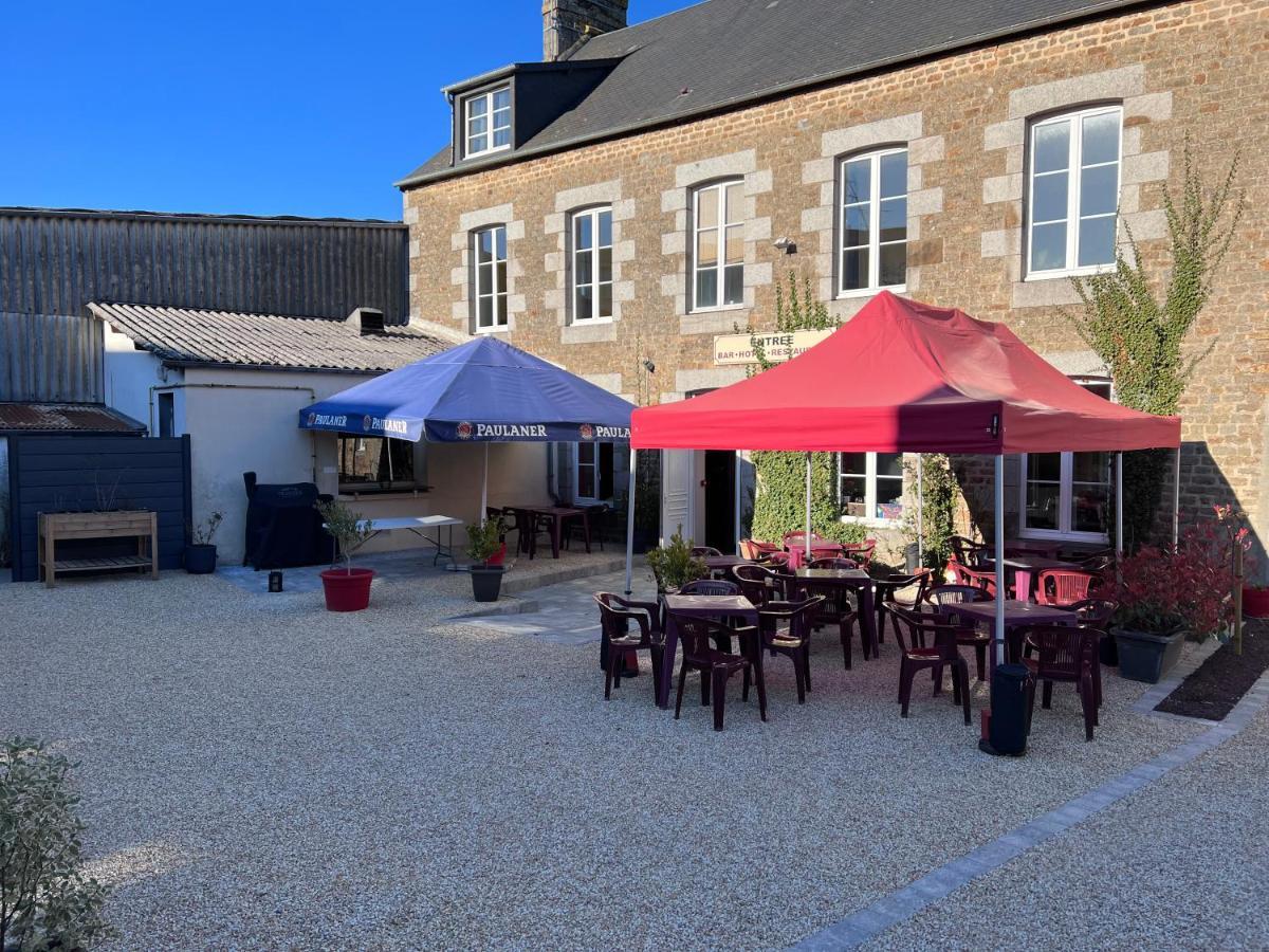 Au Pere Tranquille Hotel Tinchebray-Bocage Exterior foto